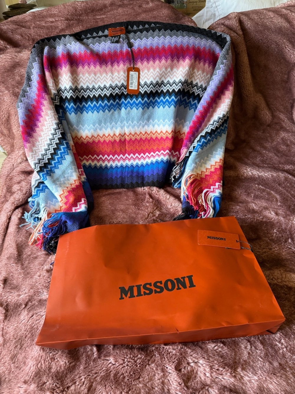 MISSONI PONCHO NWT  CLASSIC CHEVRON MOTIFF and FRINGE! MADE IN ITALY. STUNNING!